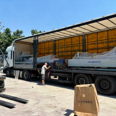 LOADING OF FOLDER GLUER WITH ON LINE BRAILE Large